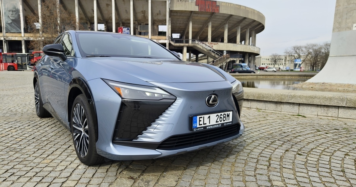 lexus-rz-2024-10