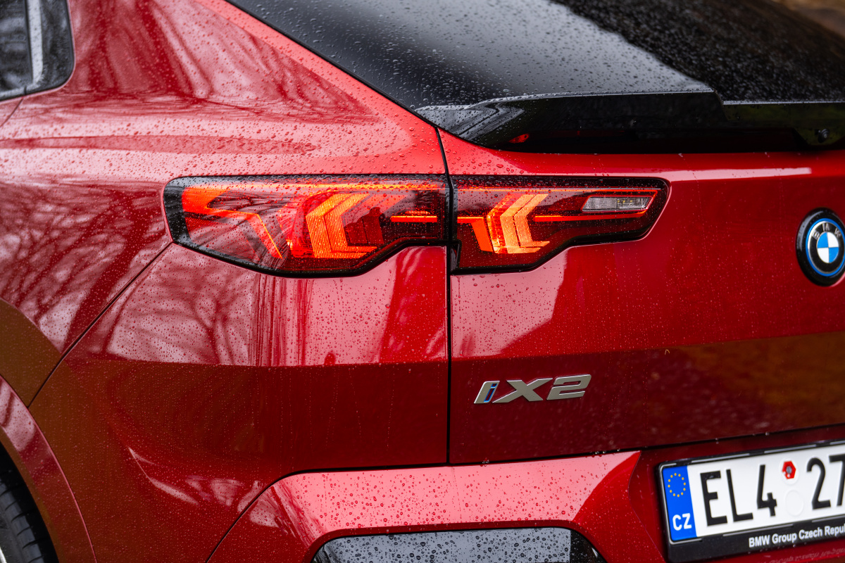 p90542947_highres_bmw-ix2-03-2024