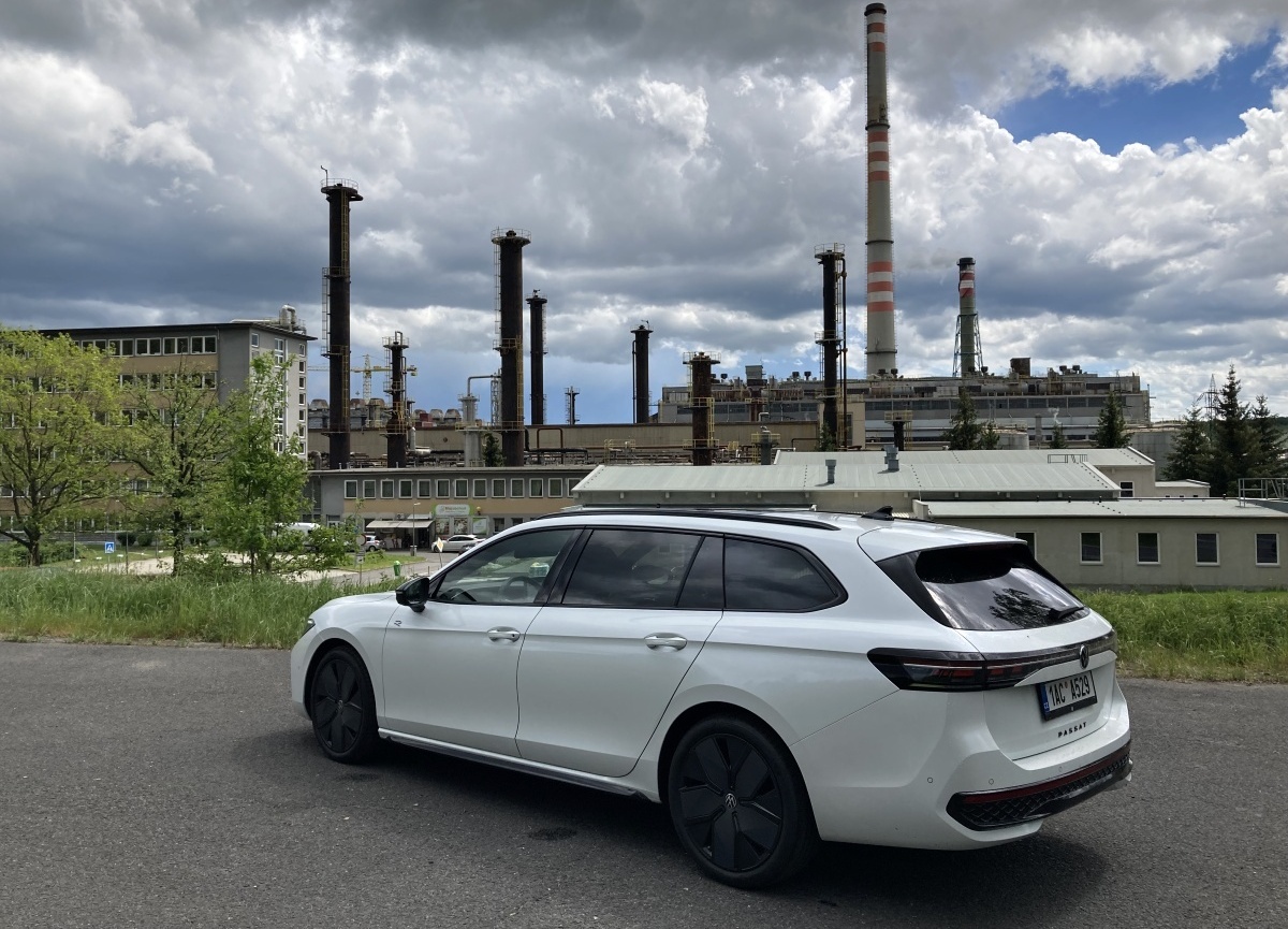 volkswagen-passat-2024-35