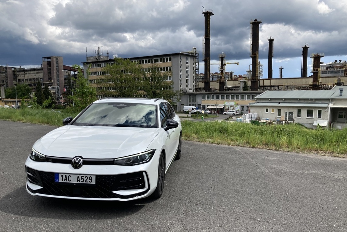 volkswagen-passat-2024-7