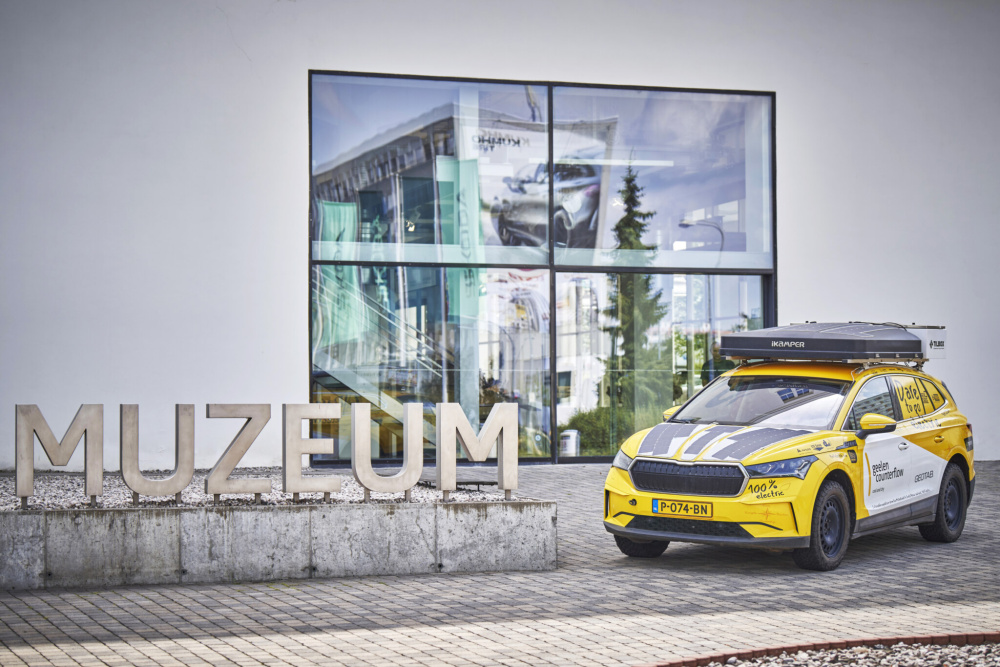 240628_skoda-enyaq-joins-skoda-museum-collection-4_e8f19167-2048x1365