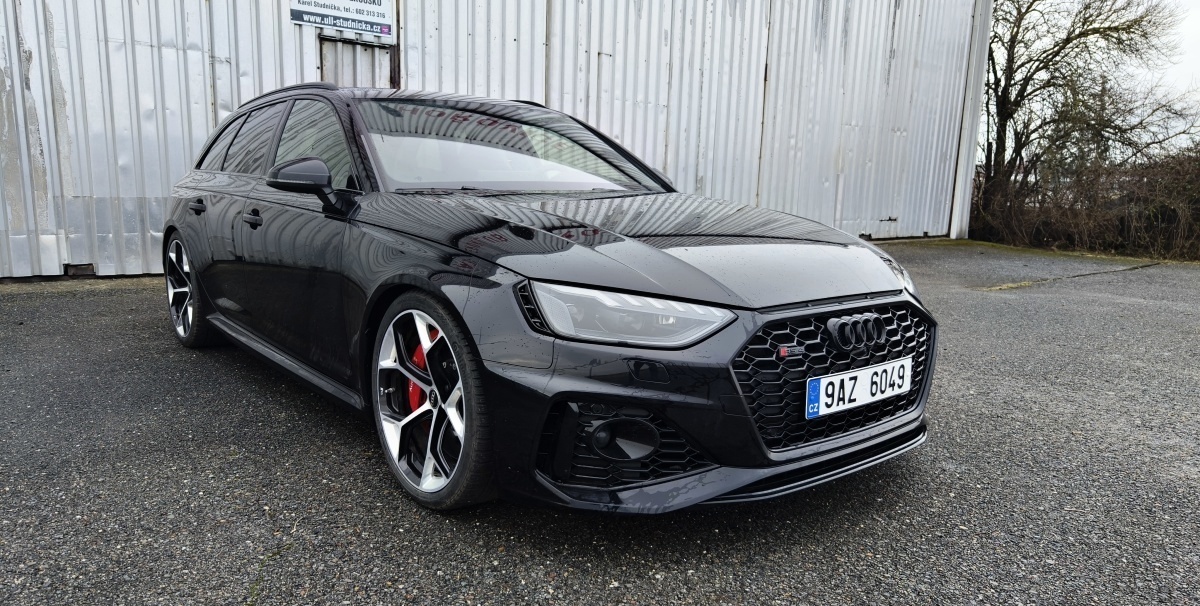 audi-rs-4-avant-2024-13