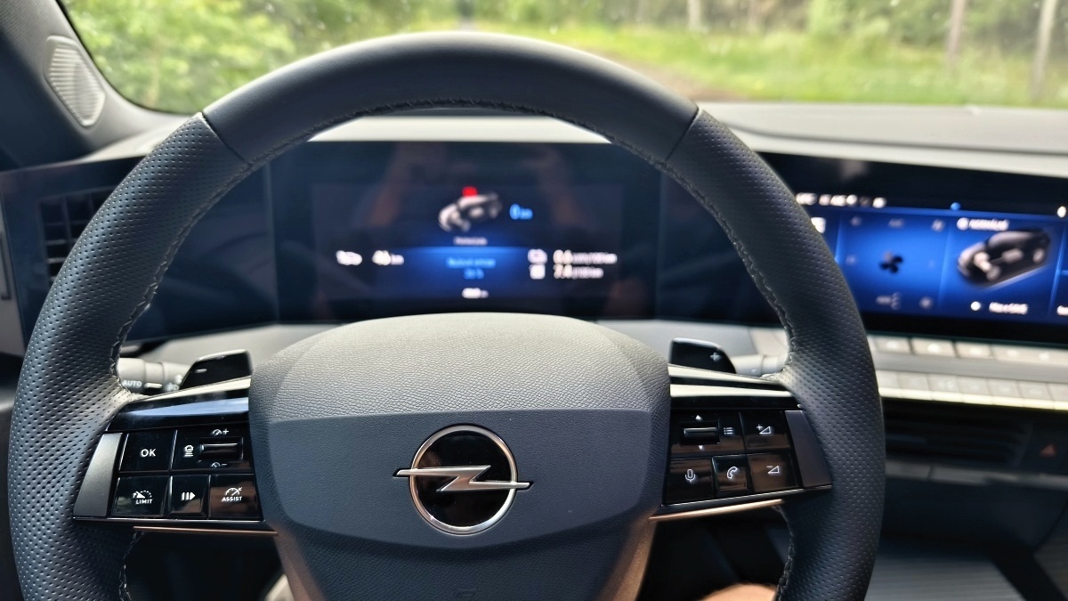 opel-astra-sports-tourer-gse-2024-24