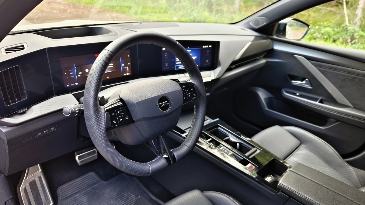 opel-astra-sports-tourer-gse-2024-29