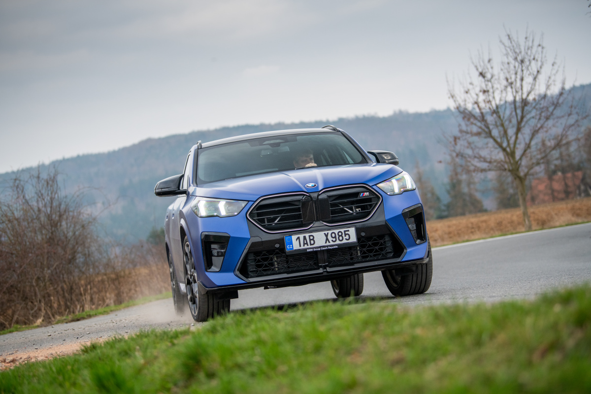 p90542957_highres_bmw-x2-03-2024
