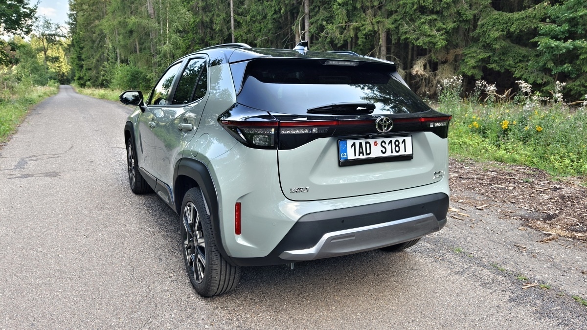 toyota-yaris-cross-2024-10