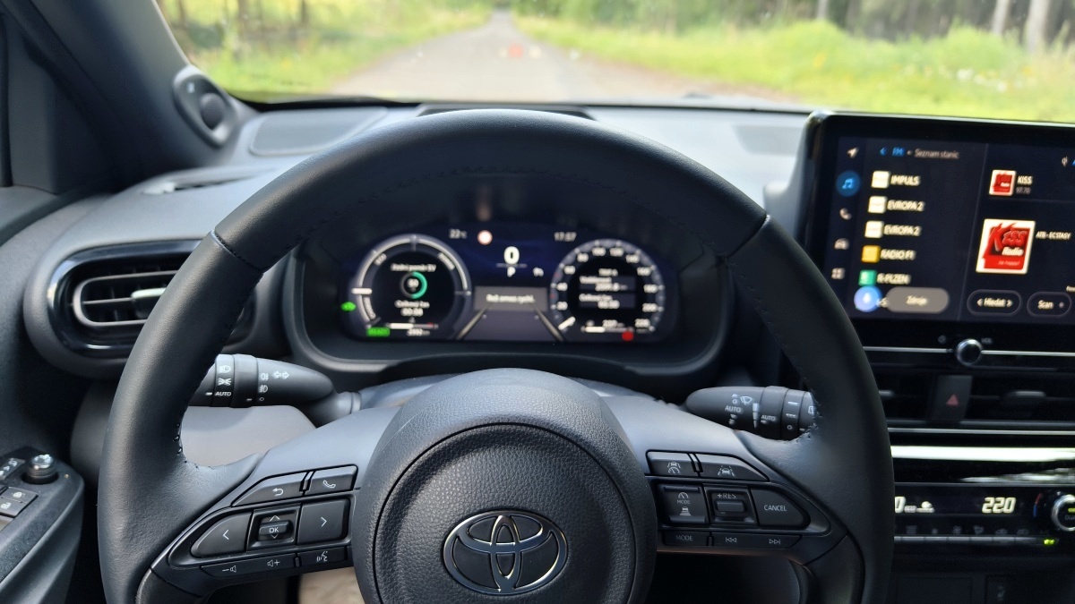 toyota-yaris-cross-2024-22