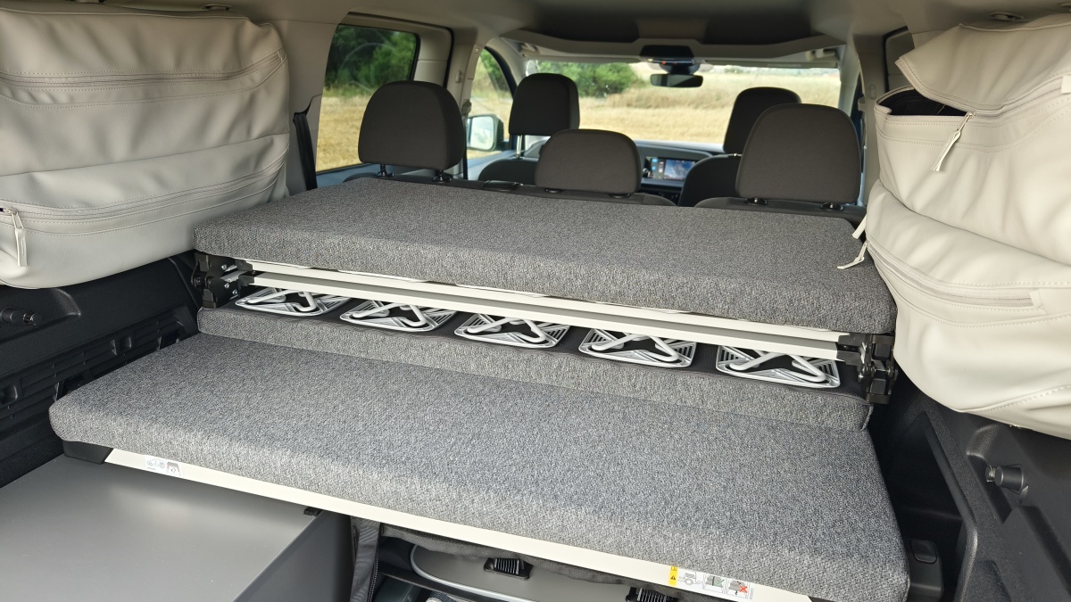 volkswagen-caddy-california-2024-35