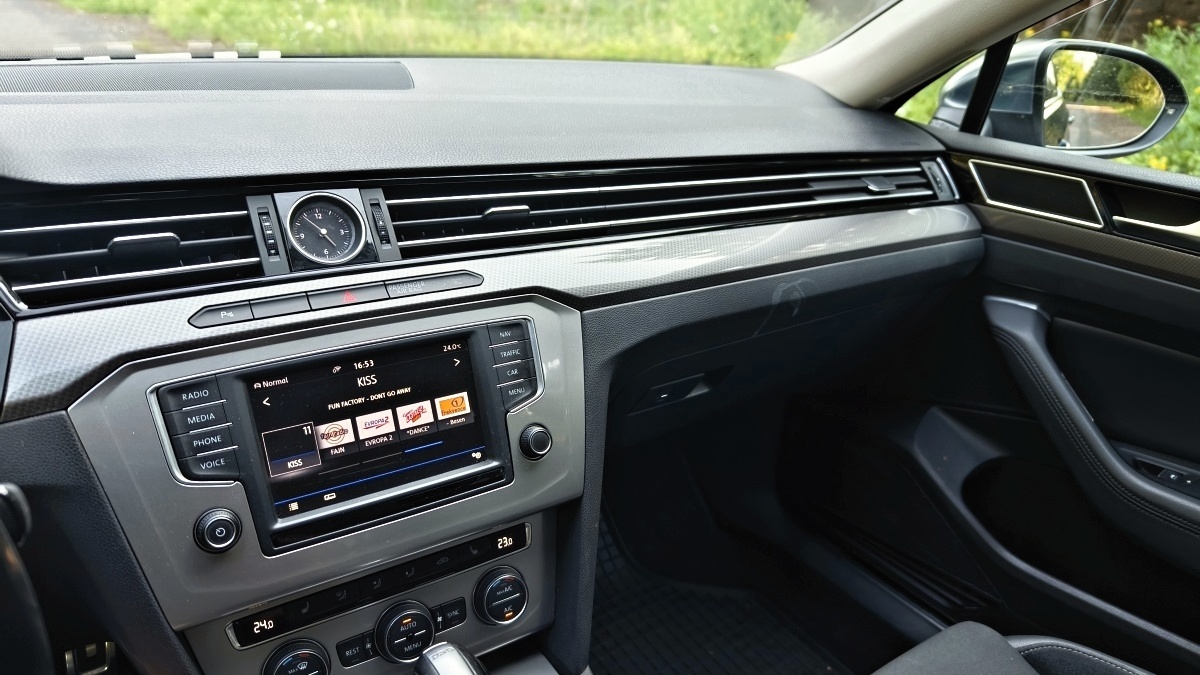 volkswagen-passat-b8-9