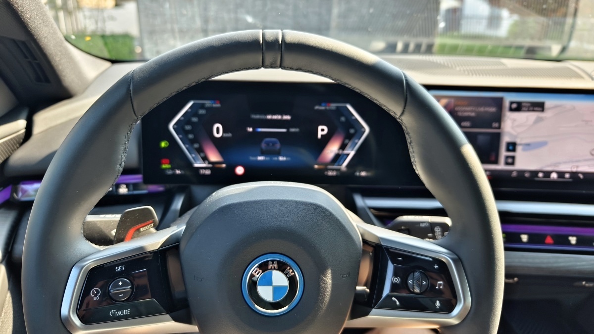 bmw-i5-touring-17