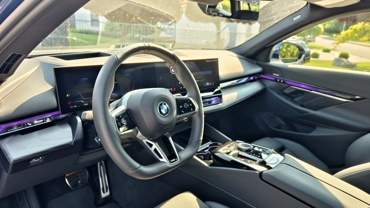 bmw-i5-touring-20