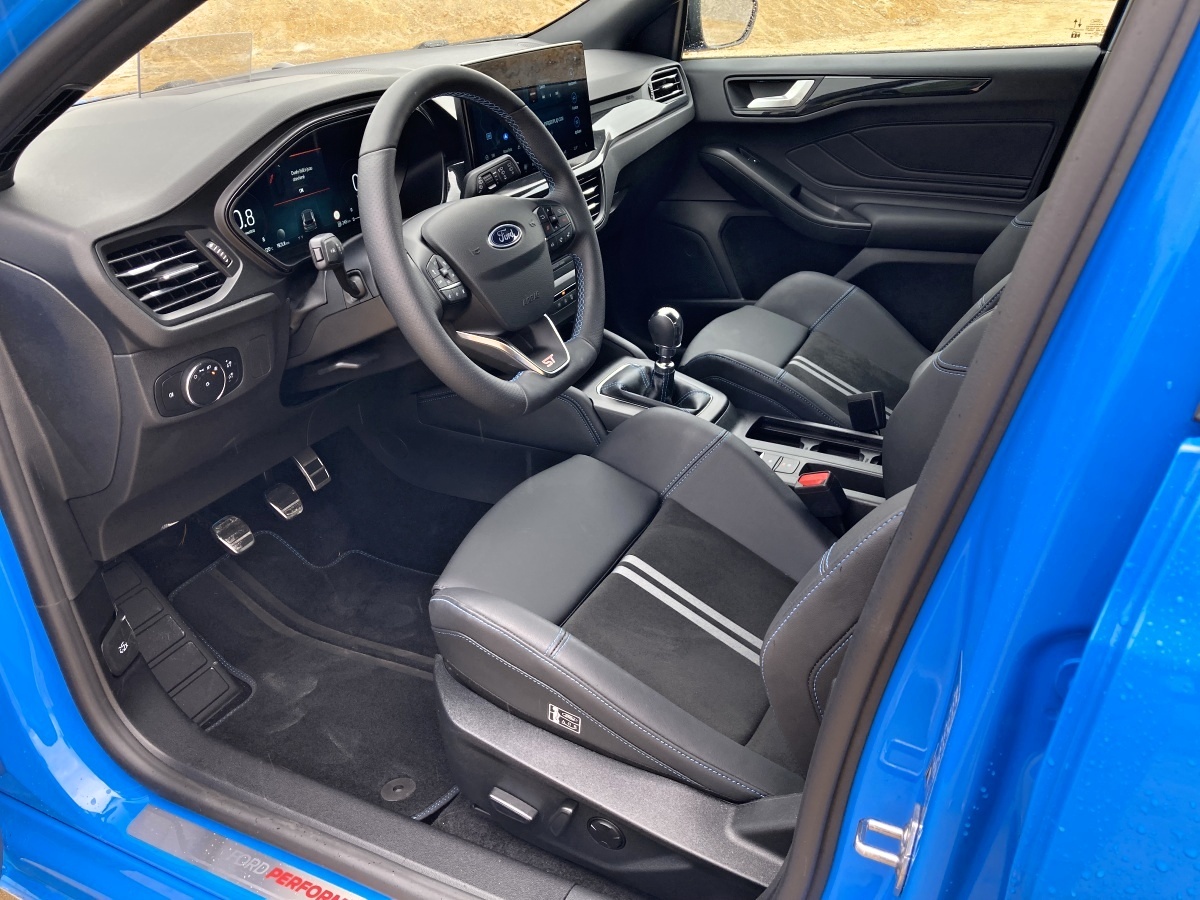 ford-focus-st-2024-22