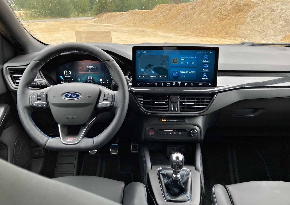 ford-focus-st-2024-24