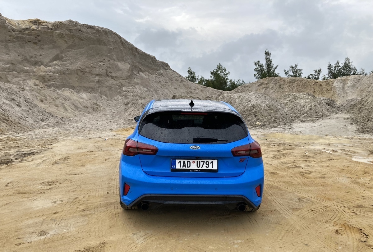 ford-focus-st-2024-28
