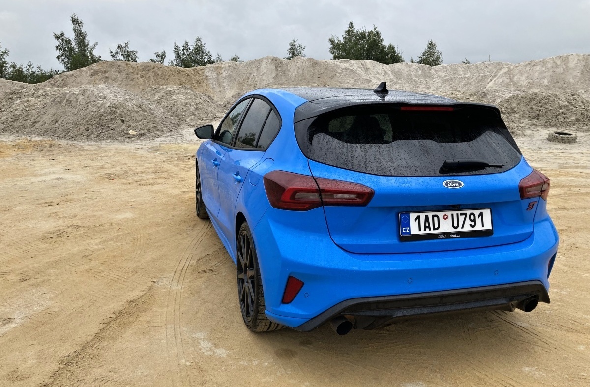 ford-focus-st-2024-38