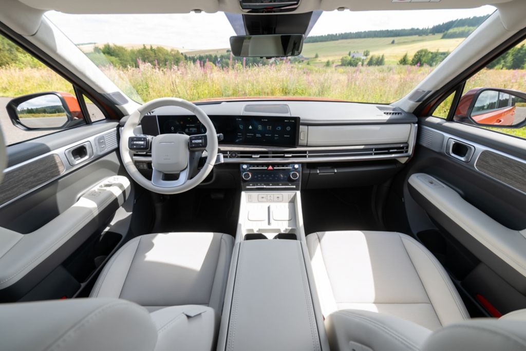 hyundai-santa-fe-2024-12