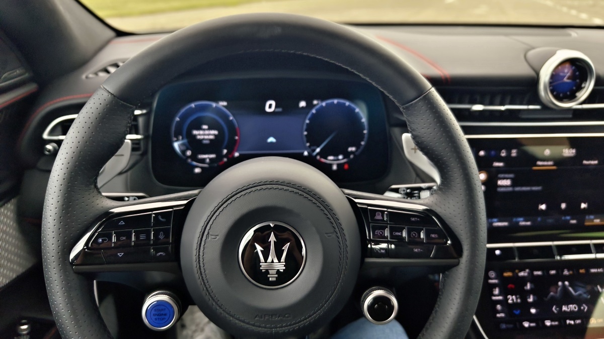 maserati-grecale-modena-2024-35