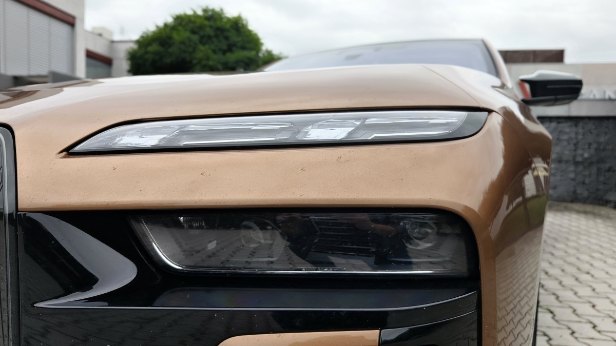 bmw-i7-m70-2024-7
