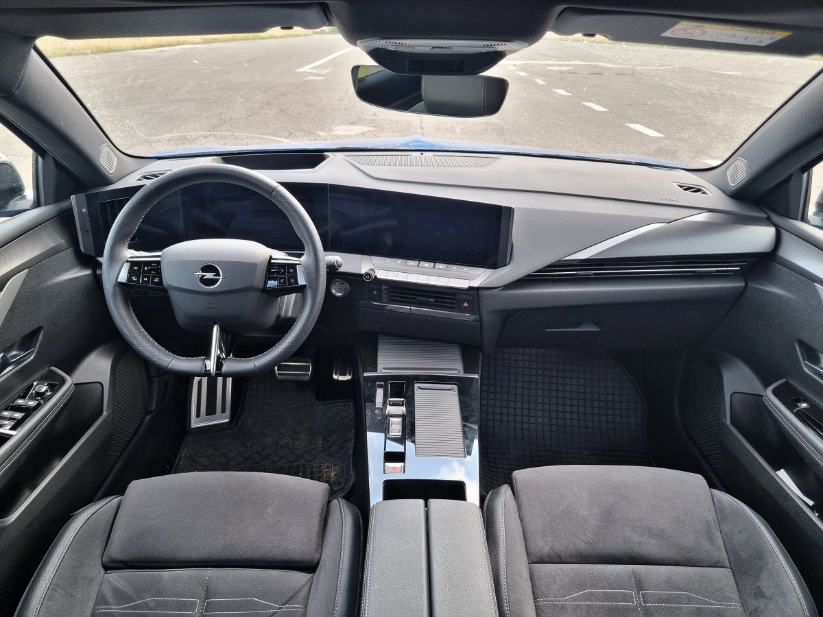 opel-astra-2024-12