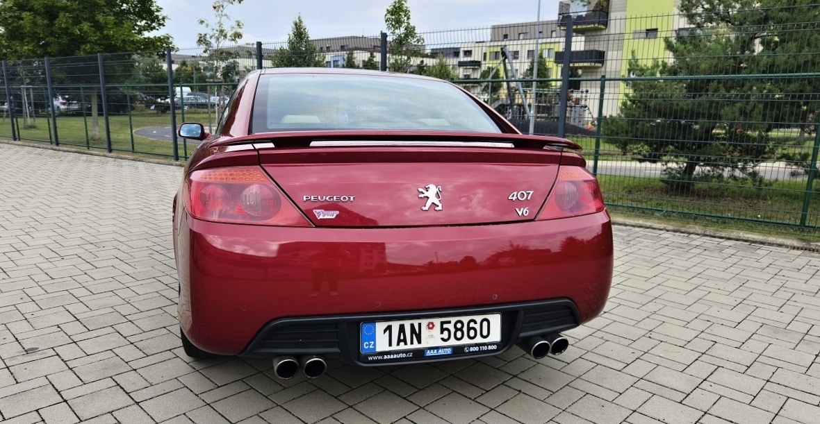 peugeot-407-coupe-15