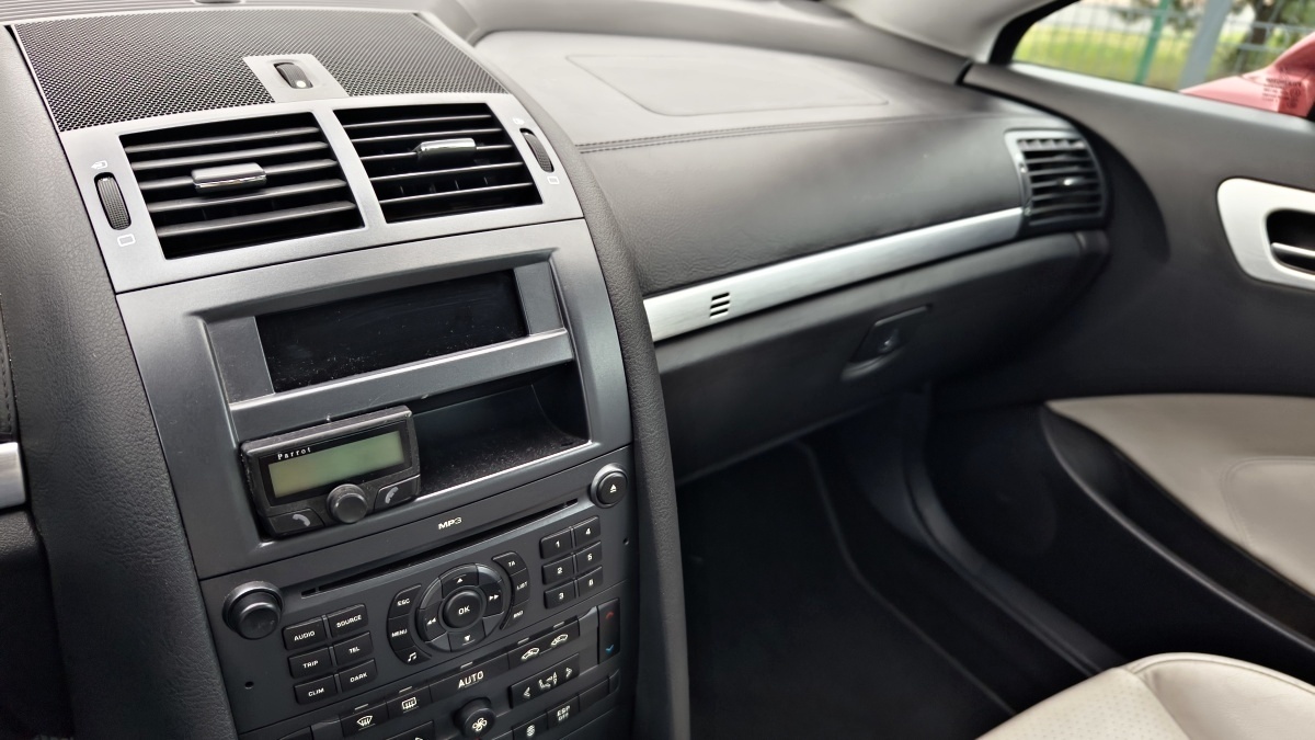 peugeot-407-coupe-28