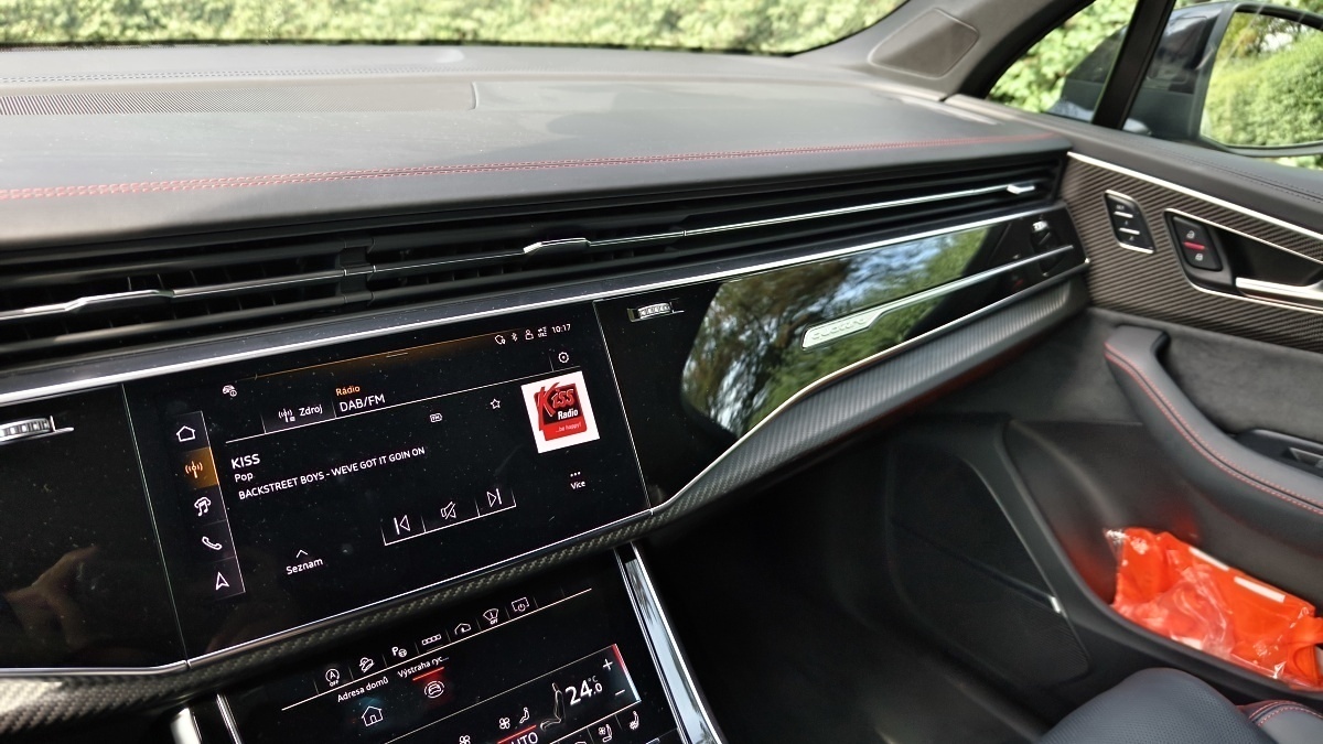 audi-sq7-2024-16