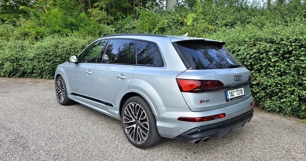 audi-sq7-2024-24