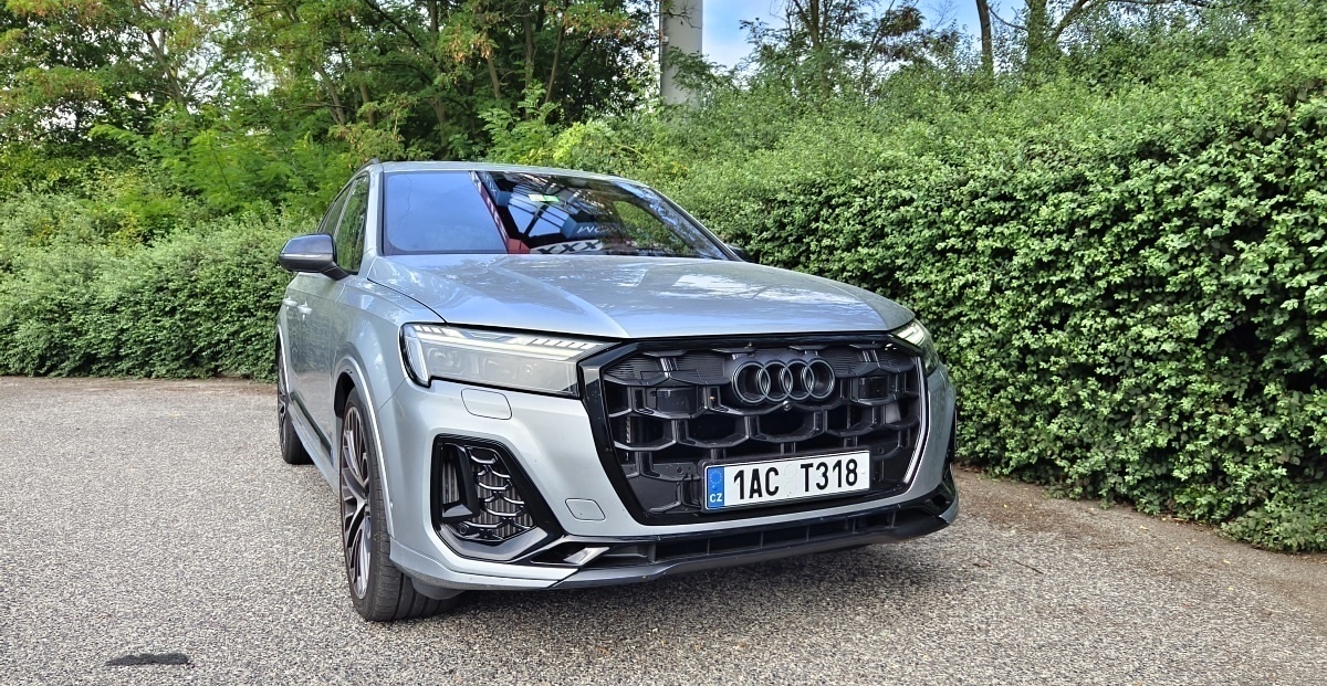audi-sq7-2024-8
