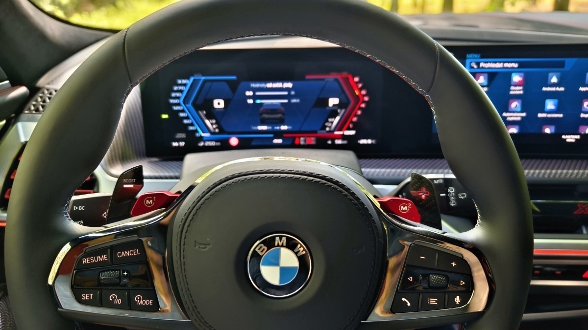 bmw-xm-label-red-2024-27