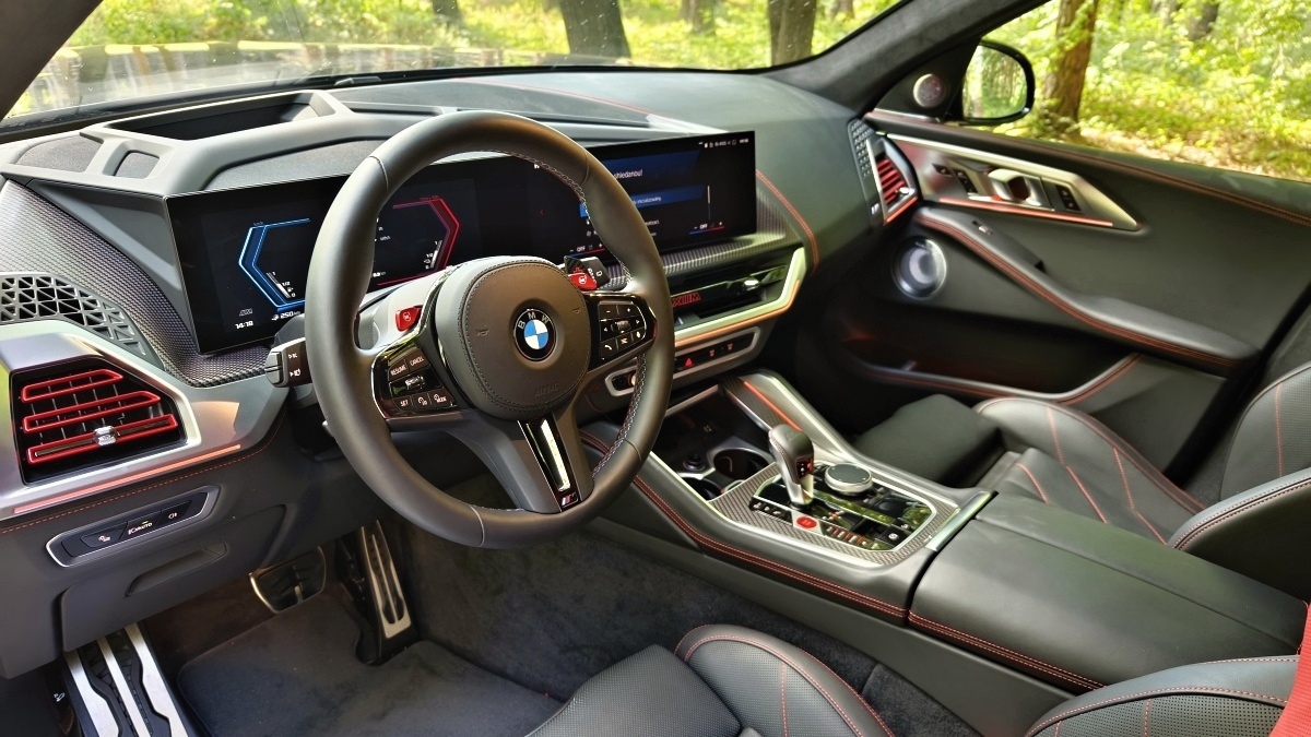 bmw-xm-label-red-2024-34