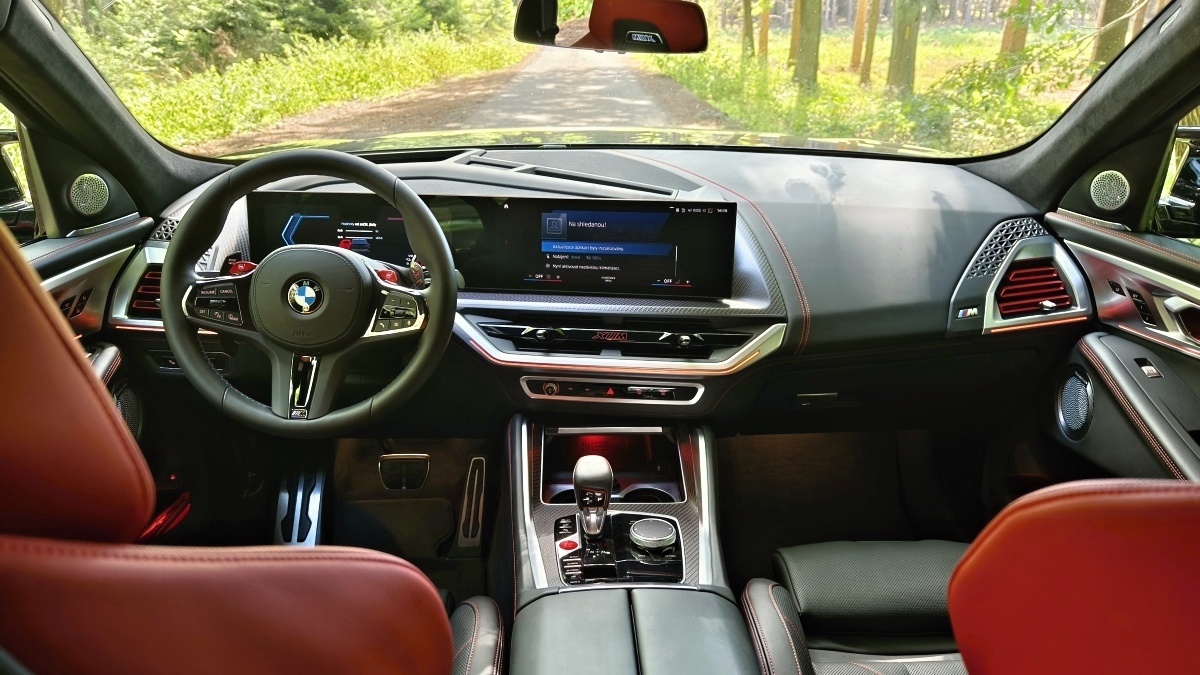 bmw-xm-label-red-2024-39