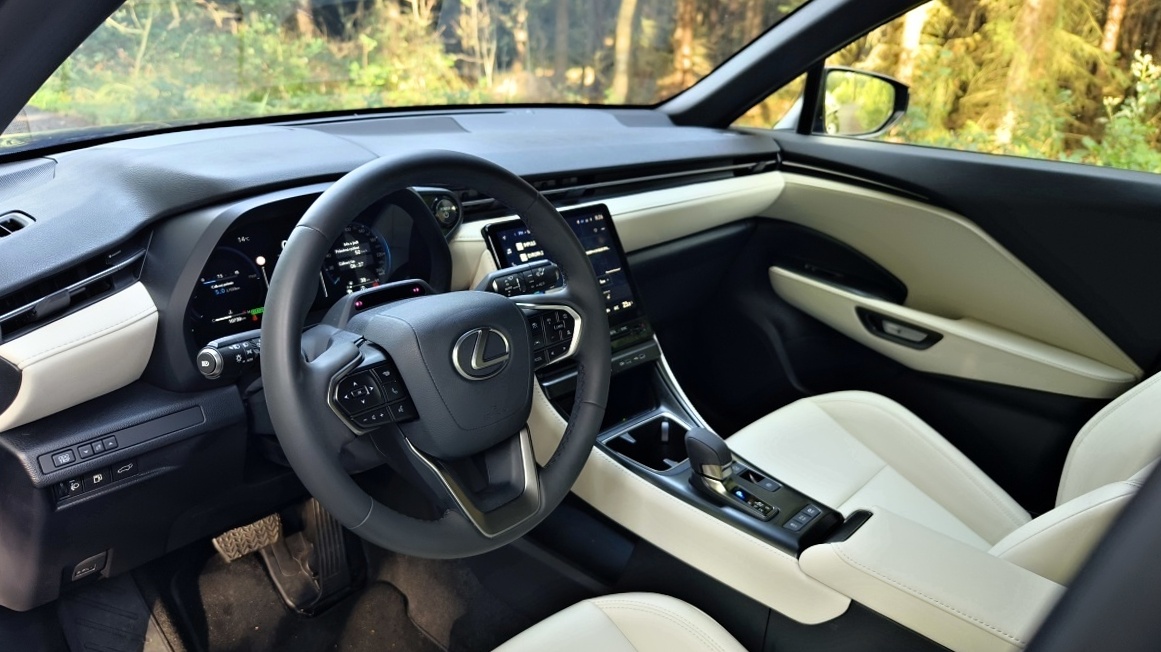 lexus-lbx-2024-20