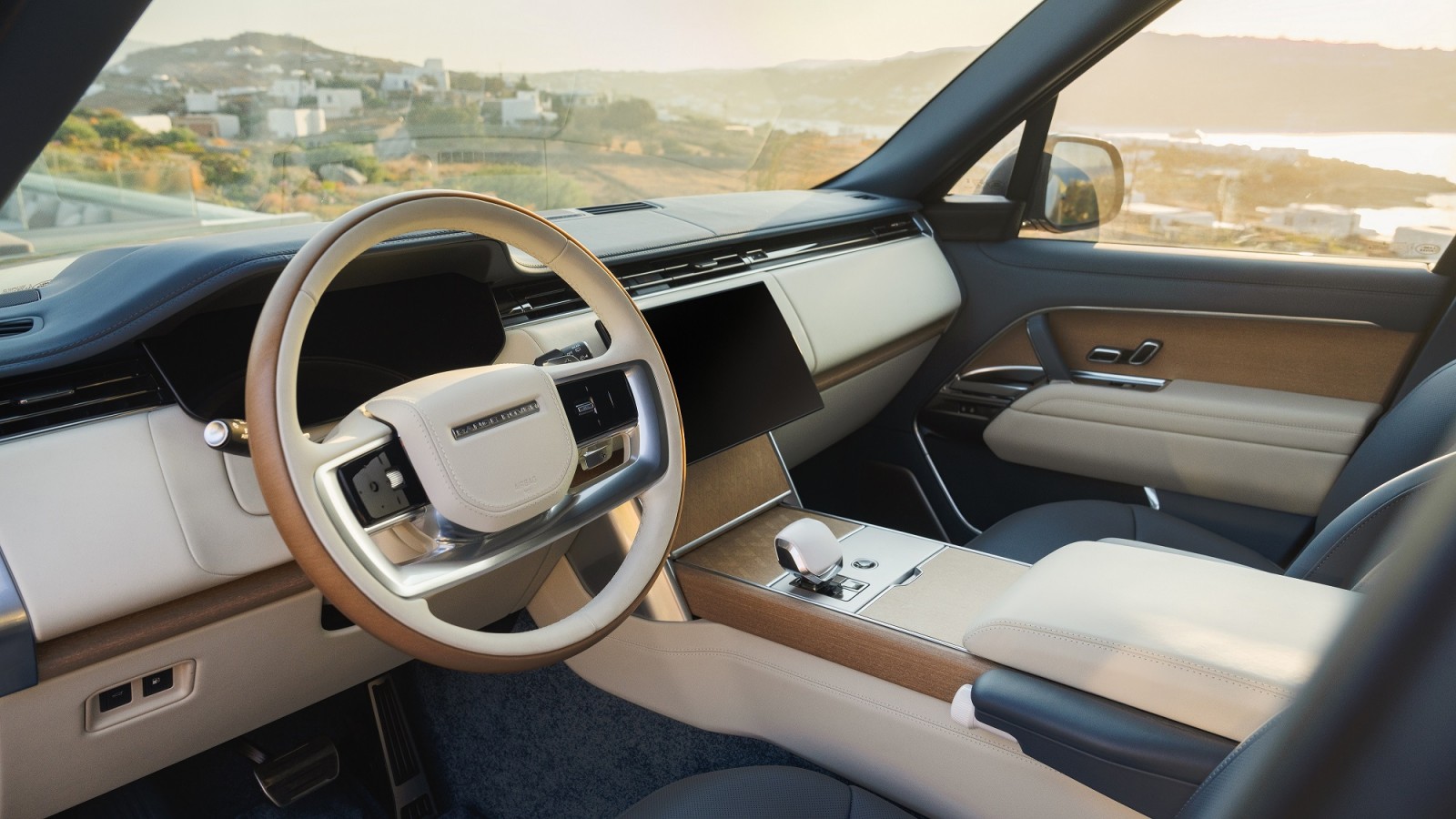 range-rover-sv-riviera_dash-front-wide