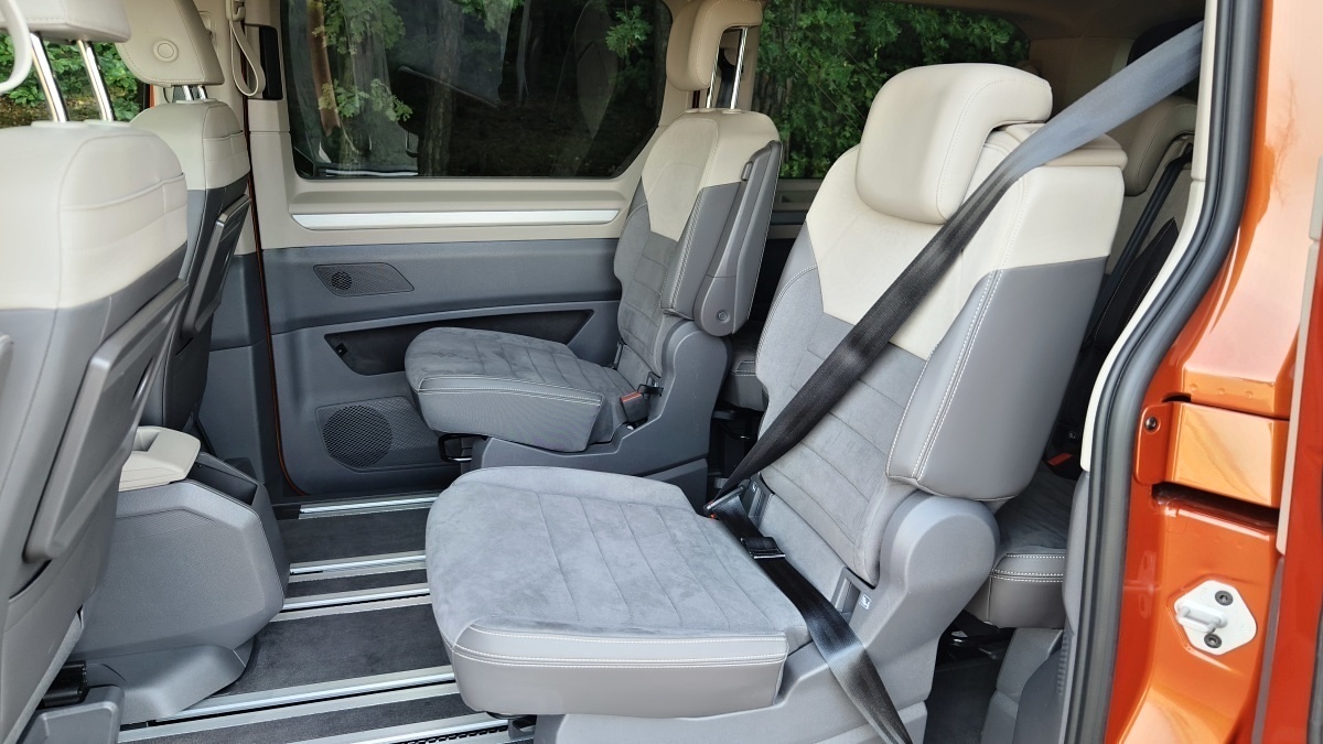 volkswagen-multivan-t7-edition-2024-25