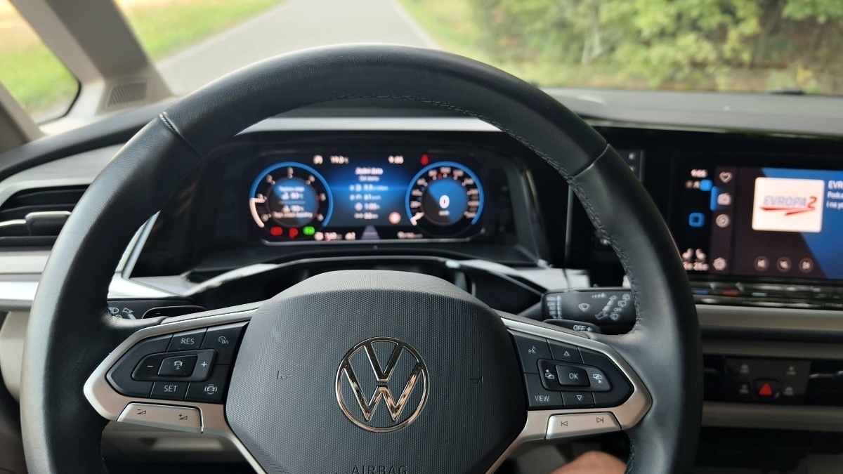 volkswagen-multivan-t7-edition-2024-38