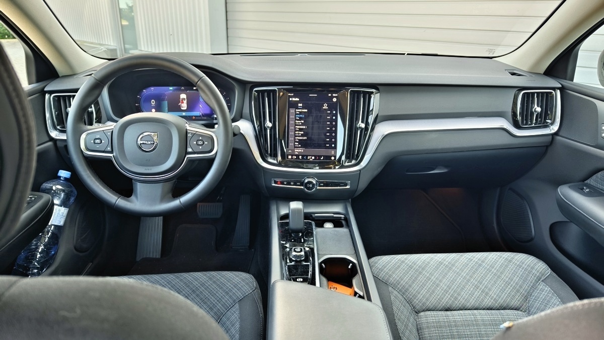volvo-s60-2024-28
