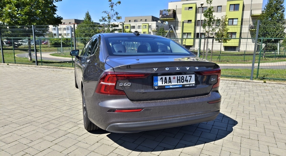 volvo-s60-2024-31