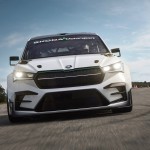 43_enyaq_rs_race_30302631-1920×1281