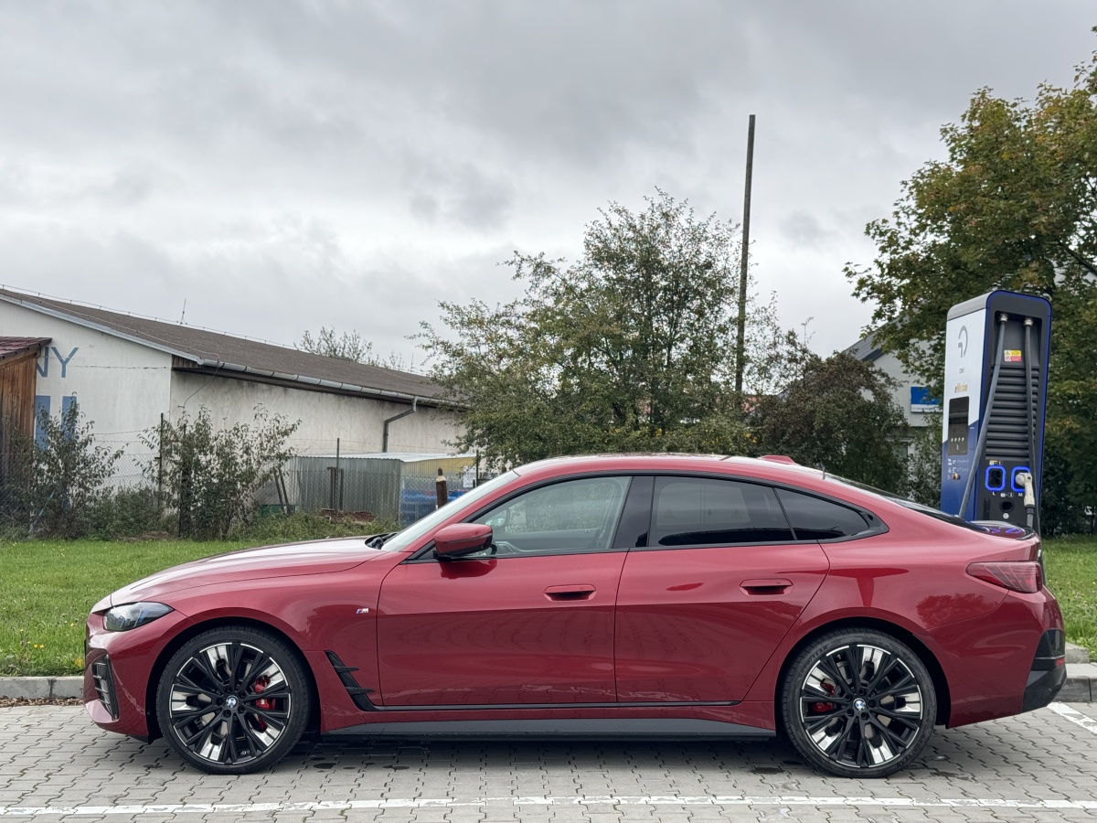 bmw-i4-2024-19