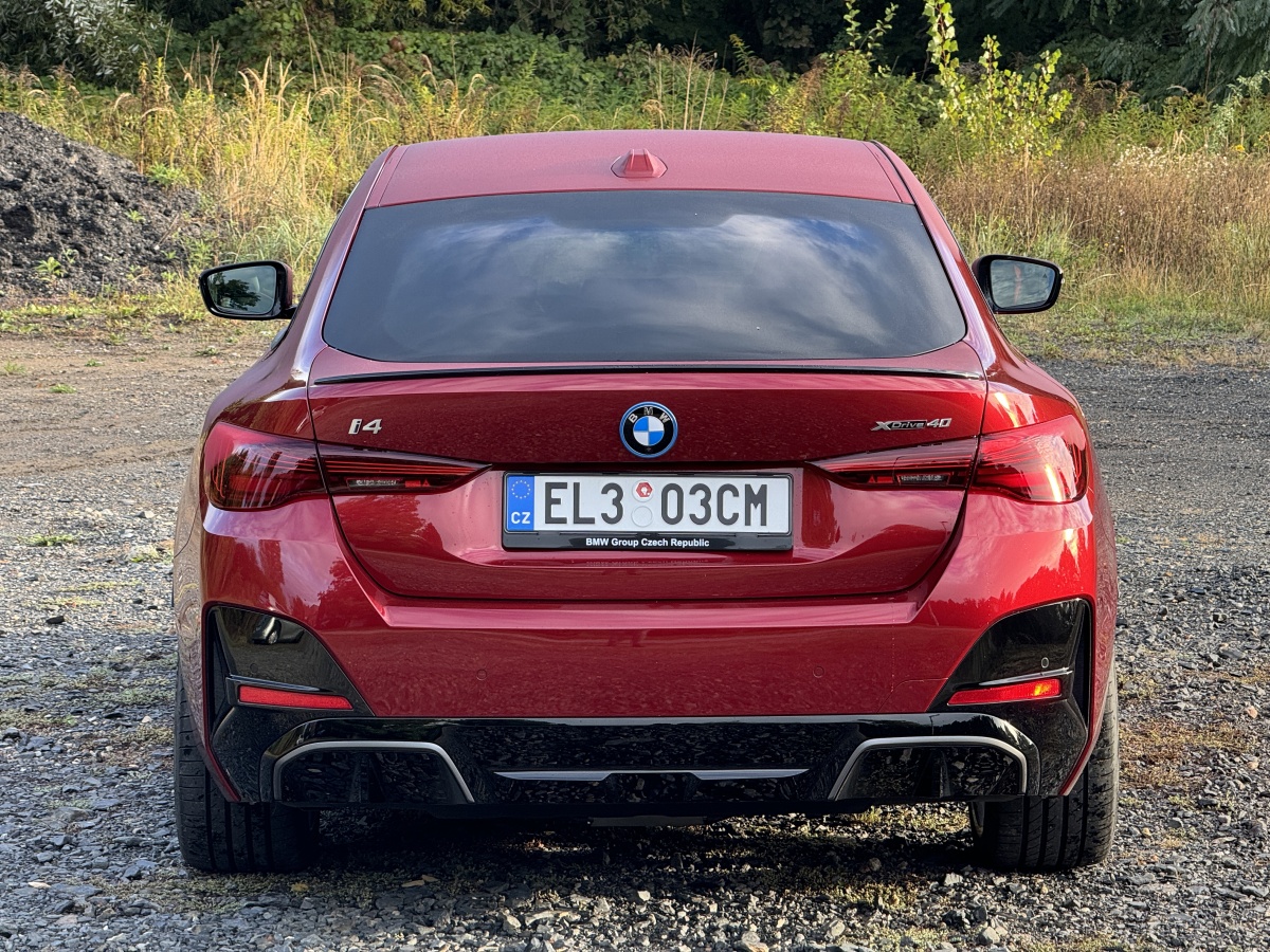 bmw-i4-2024-28