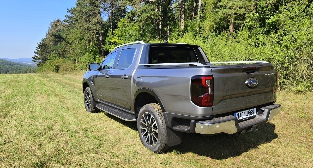 ford-ranger-platinum-2024-21