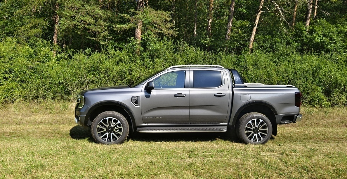 ford-ranger-platinum-2024-9