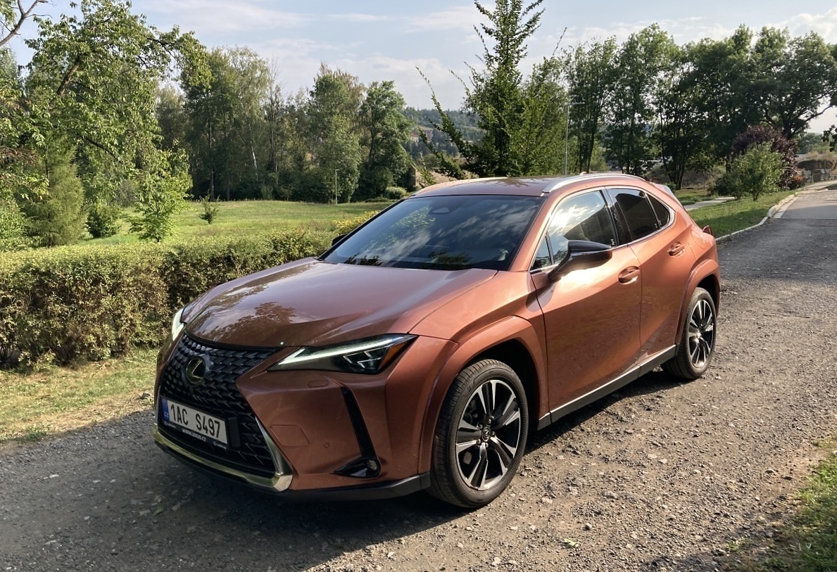 lexus-ux-2024-16