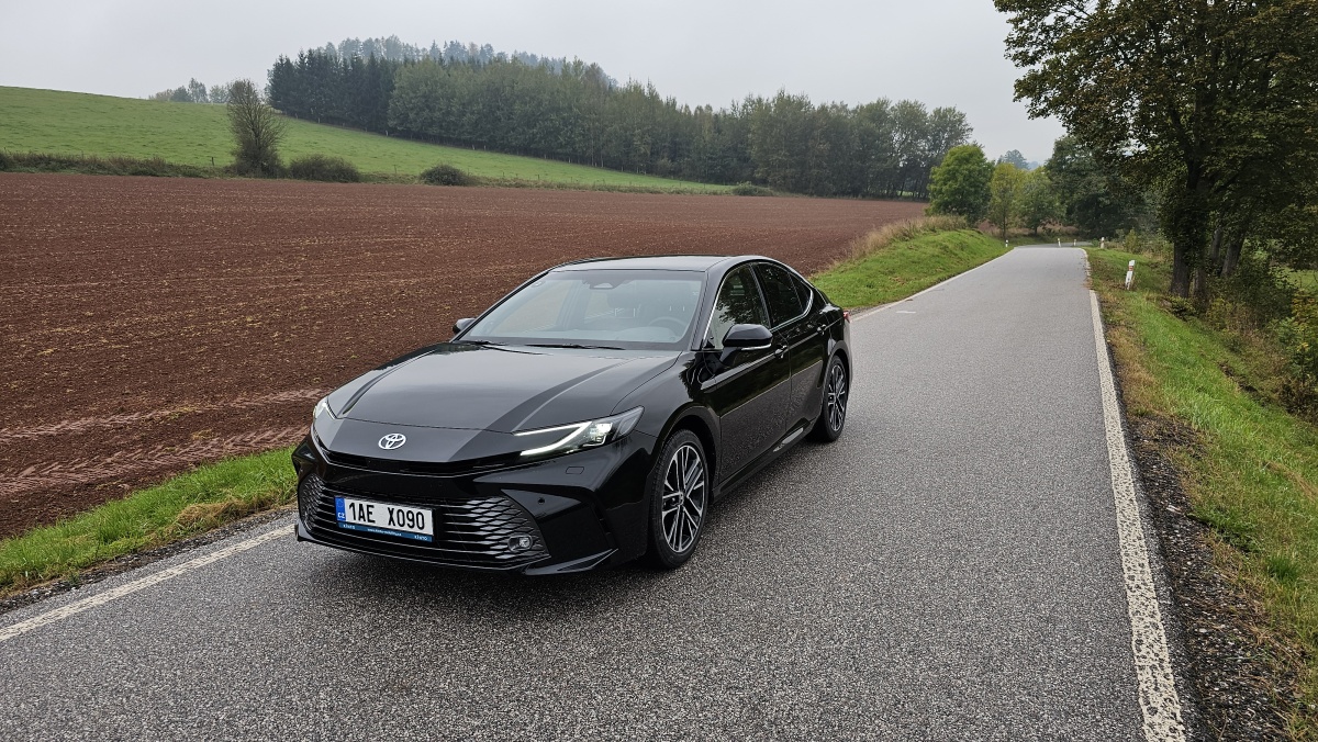 toyota-camry-2025-3