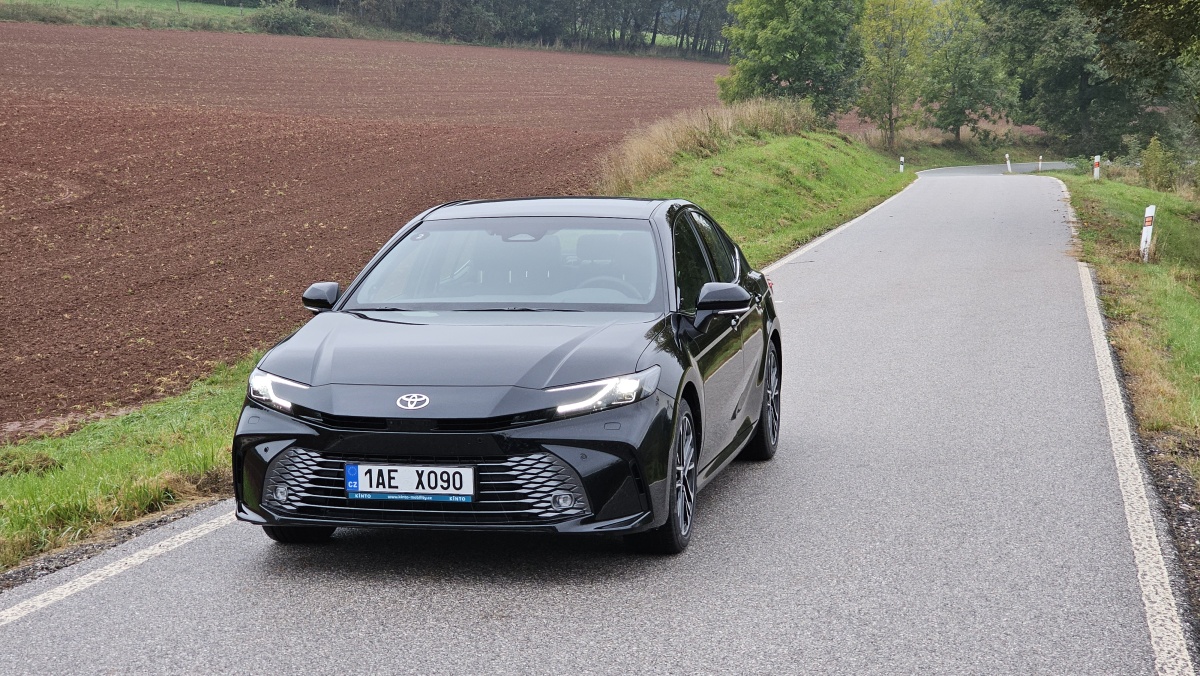 toyota-camry-2025-4