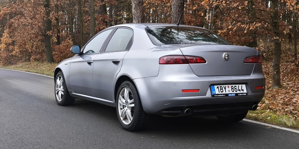 alfa-romeo-159-15
