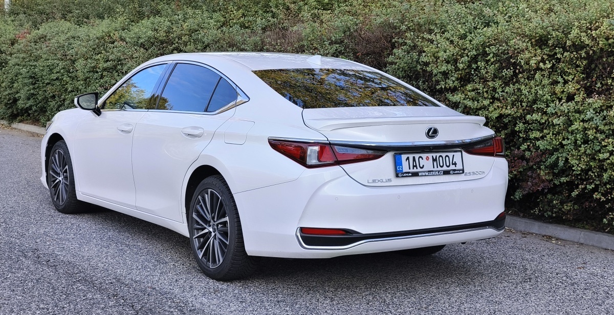 lexus-es-2024-24