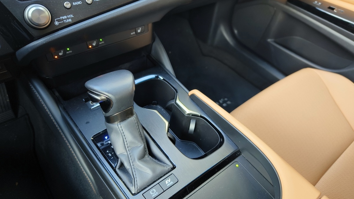lexus-es-2024-43