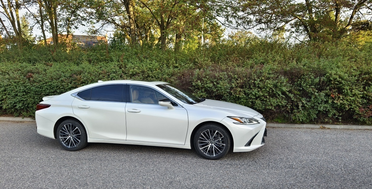 lexus-es-2024-5