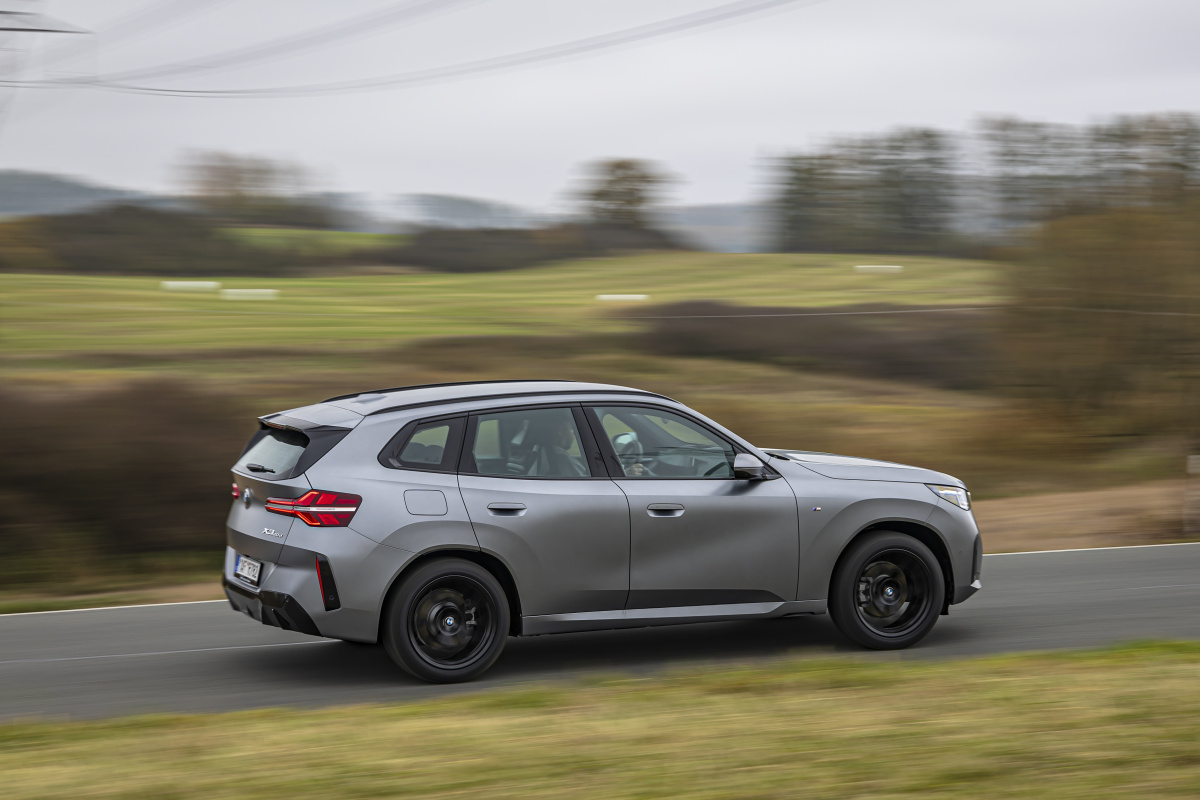 p90580410_highres_bmw-x3-set-of-local